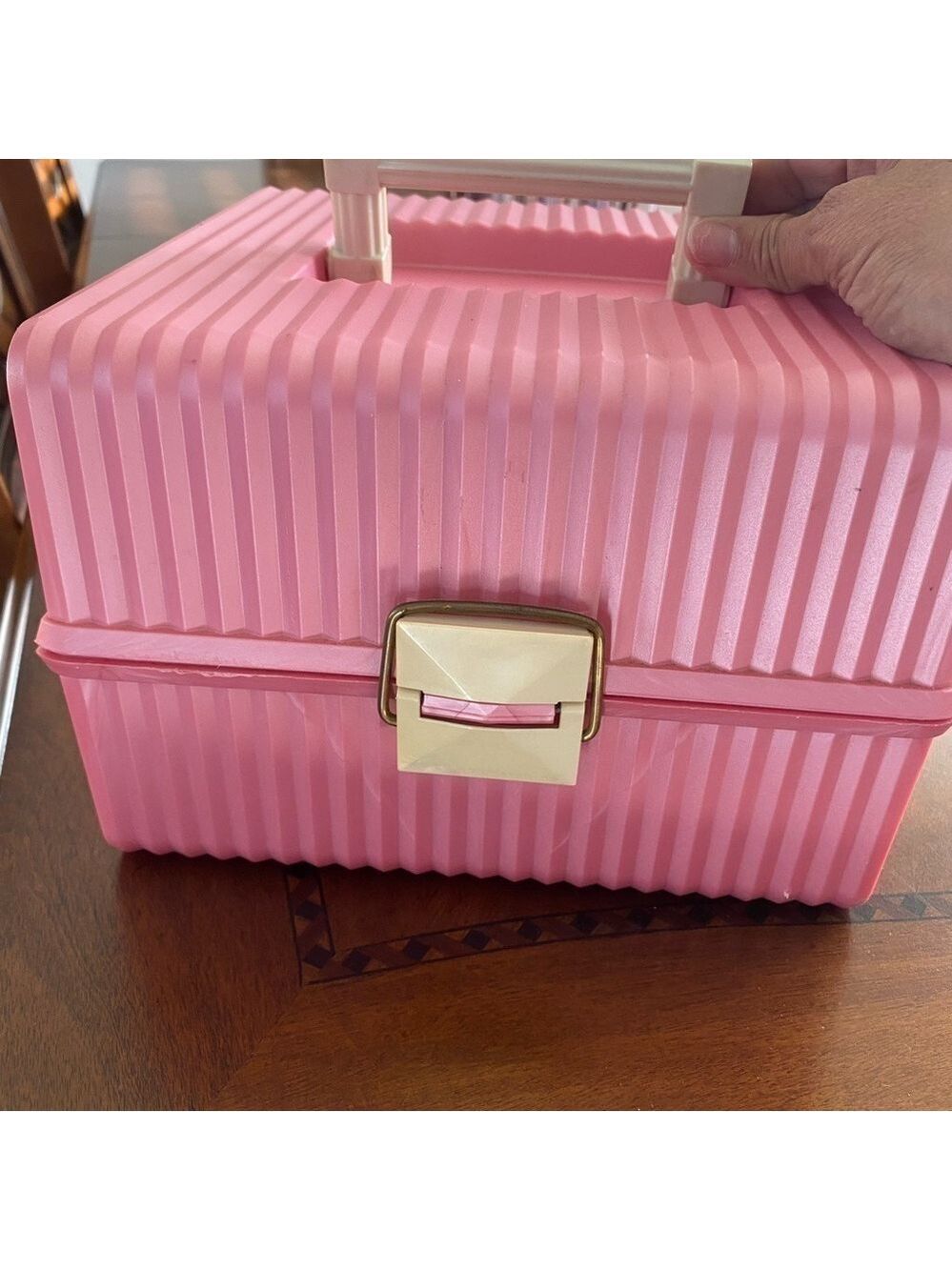 VINTAGE SASSABY pink make up organizer/ storage train case.pre-owned model 101 - Picture 11 of 11